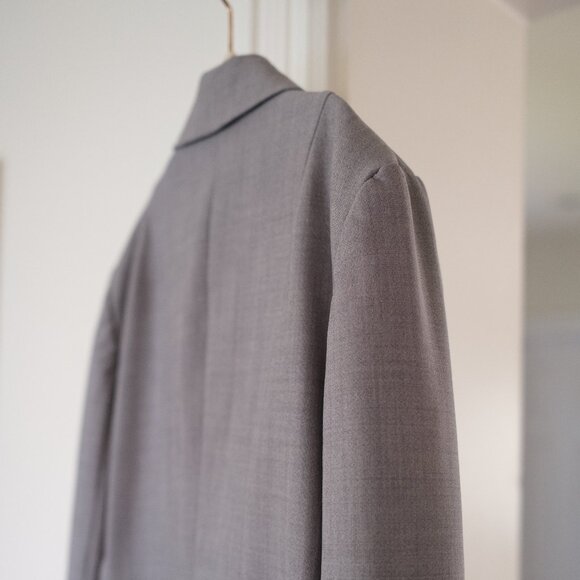 Banana Republic blazer - tailored, flattering, excellent condition - Picture 11 of 16